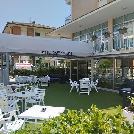 Hotel Seven Rimini Esterno foto