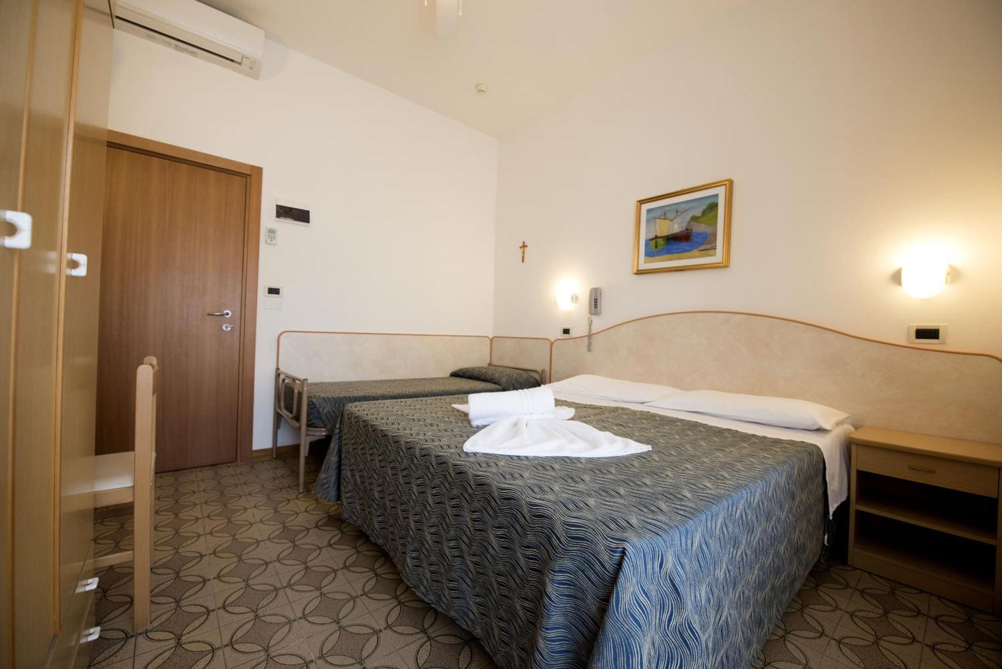 Hotel Seven Rimini Camera foto